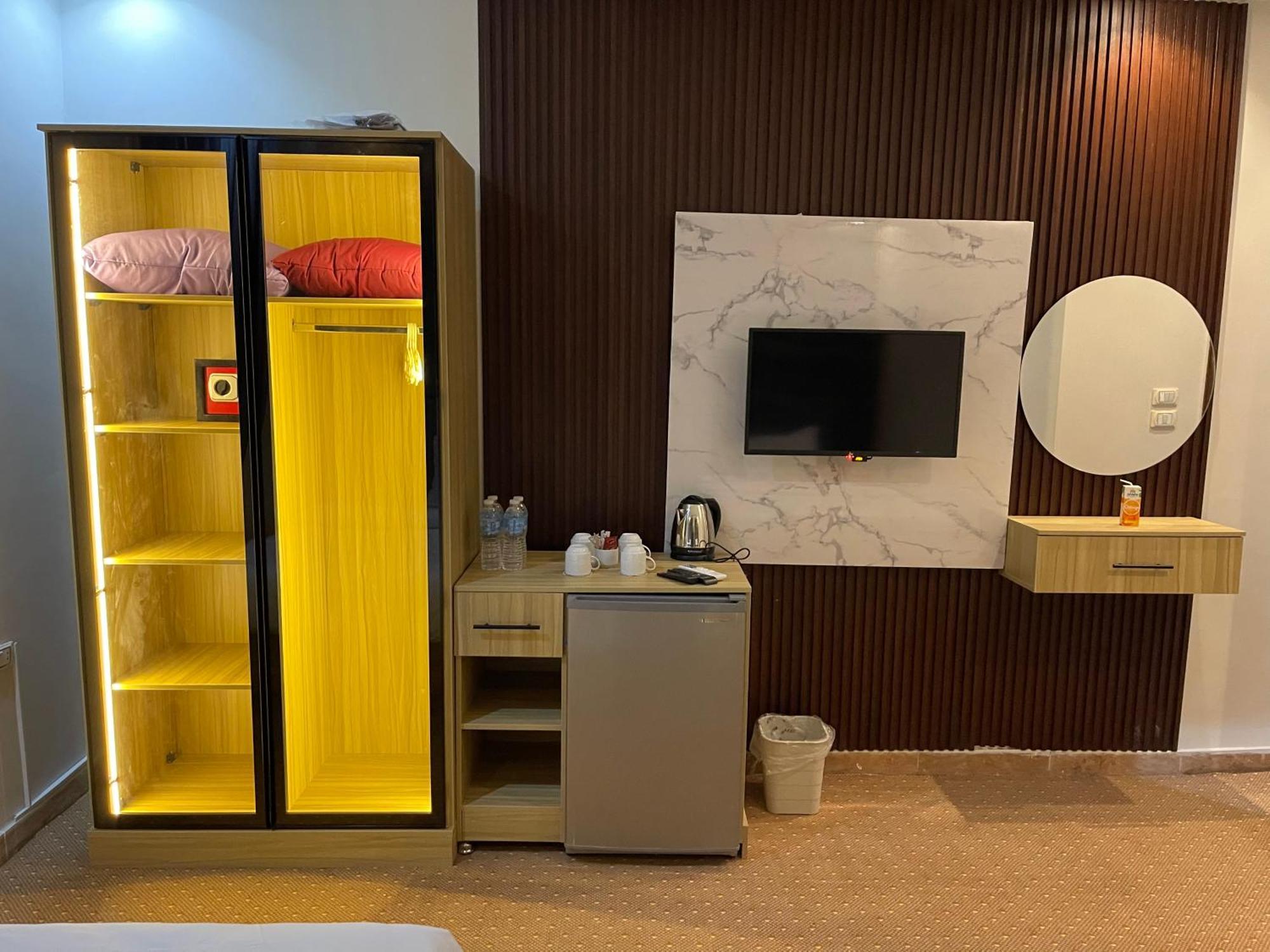 Royal Golden Pyramids Inn Giza Екстер'єр фото