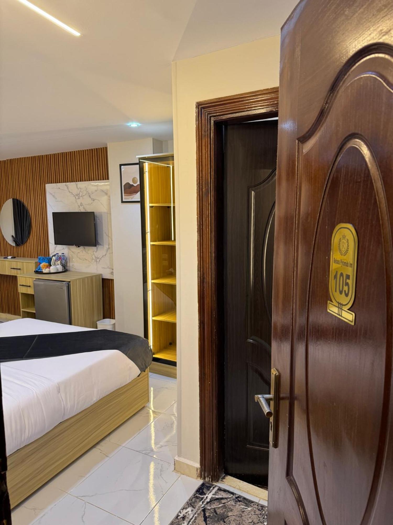 Royal Golden Pyramids Inn Giza Екстер'єр фото